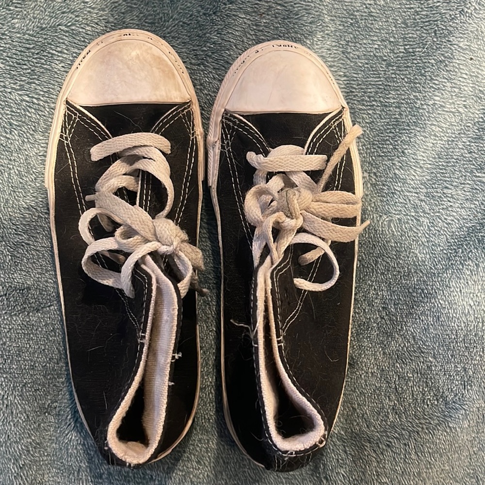 Converse kids black high top size 2 1/2